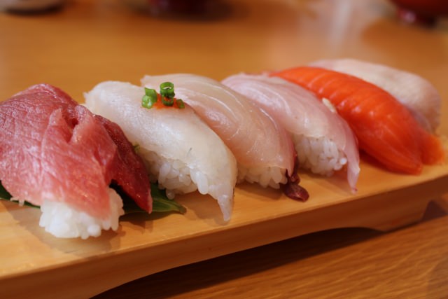 日本福岡縣在地人推薦的必吃10大人氣好吃壽司店！