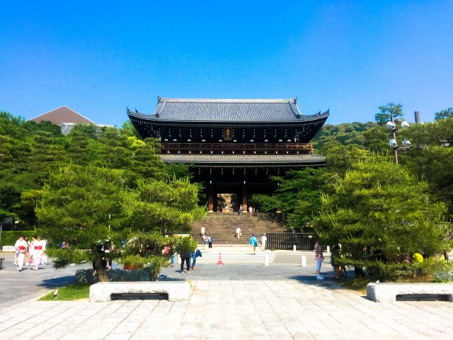 6. 日本最大級的山門「三門」的「知恩院」