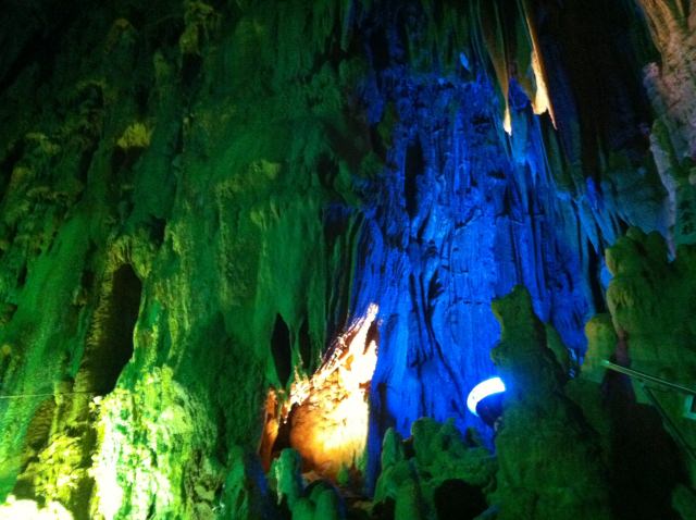 7. 呈現非常夢幻的空間。福島觀光絕不能或缺「阿武隈洞」