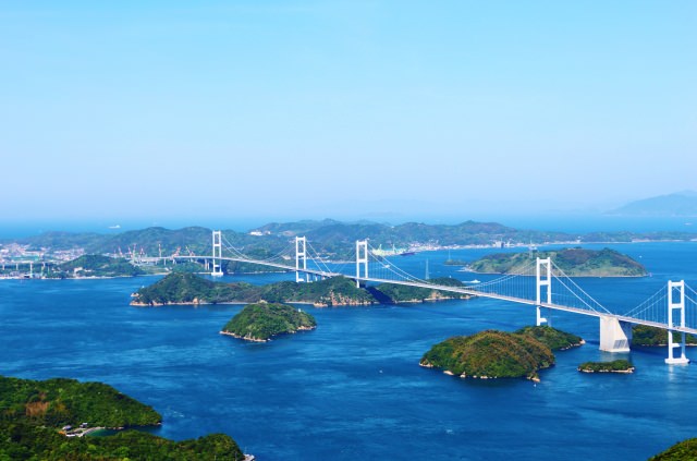 10. 通往瀨戶內海的大橋。身為觀光景點基本款的「來島海峽大橋」